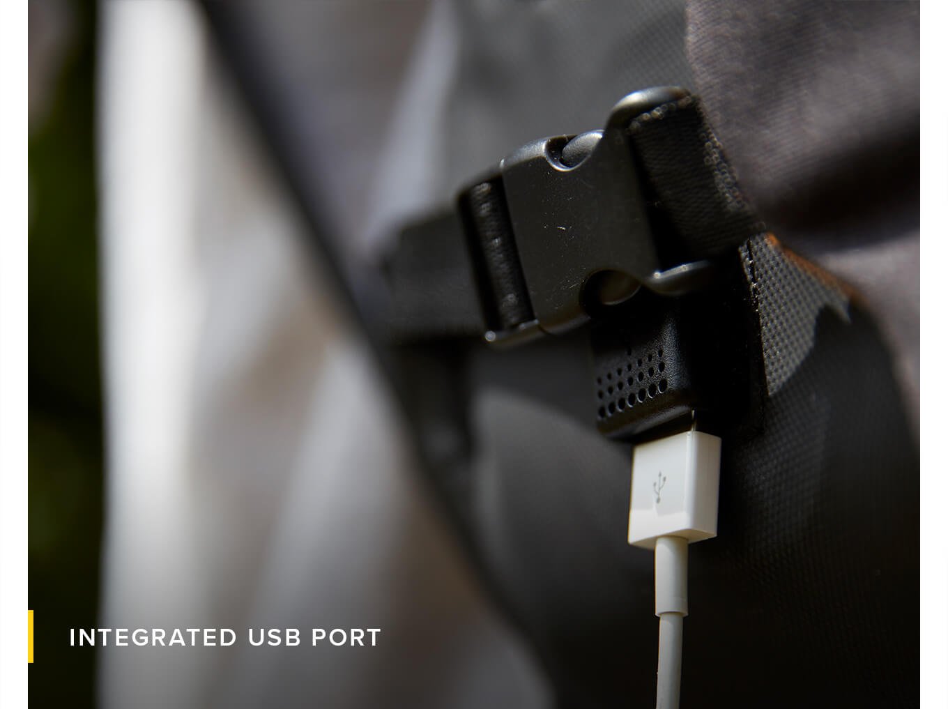 Numi-backpack-smart-travel-solar-sun-organisation-technical-powerbank-multipurpose-water resistant-safe