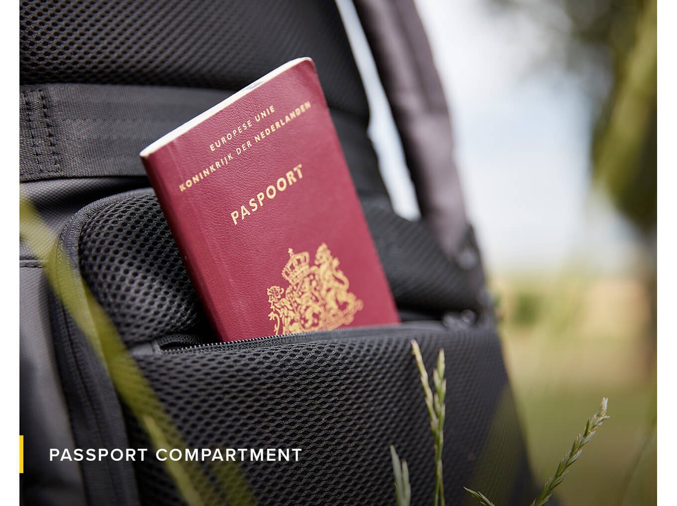 Numi-backpack-smart-travel-solar-sun-organisation-technical-powerbank-multipurpose-water resistant-safe