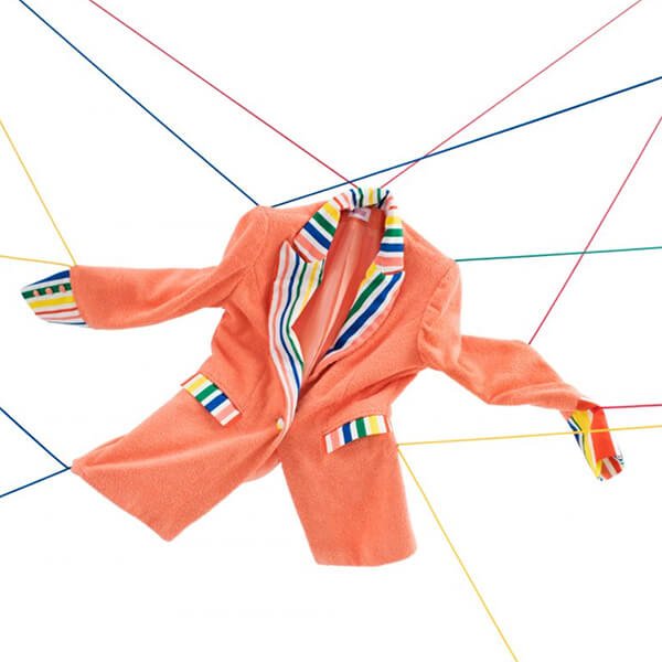 Discover Kalissi—Vienna-born womenswear in bold shapes and vibrant patterns, handmade by Christina Hrdlicka in Lisbon’s atelier.