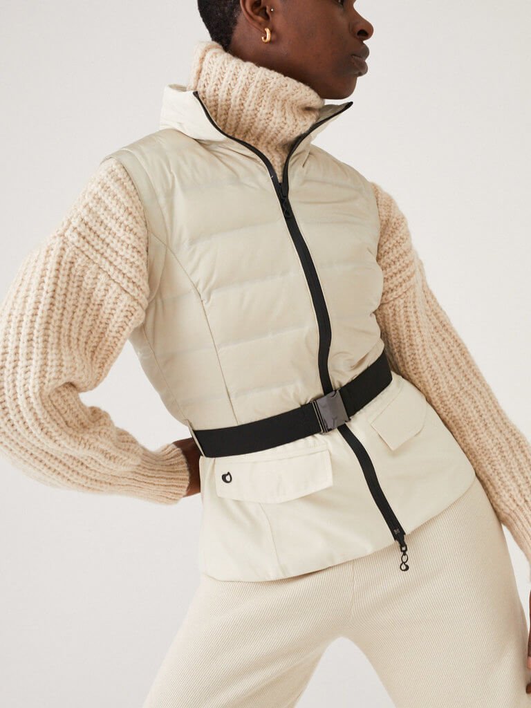 Water resistant short down jacket