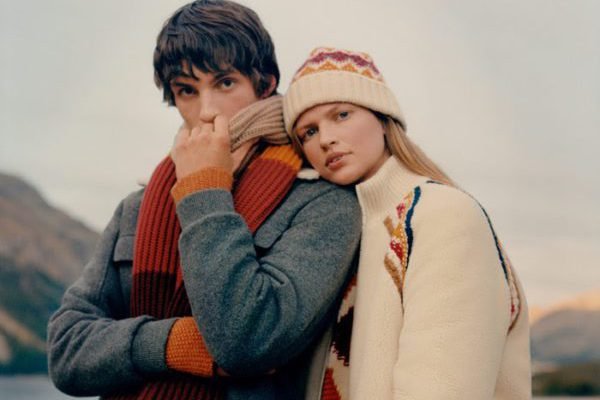 Explore Blu&Berry curated selection of luxury fashion, featuring DiorAlps, Alaïa, Balenciaga, and more in Megève's heart.