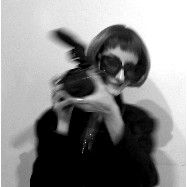 sara_bw sara_bw
